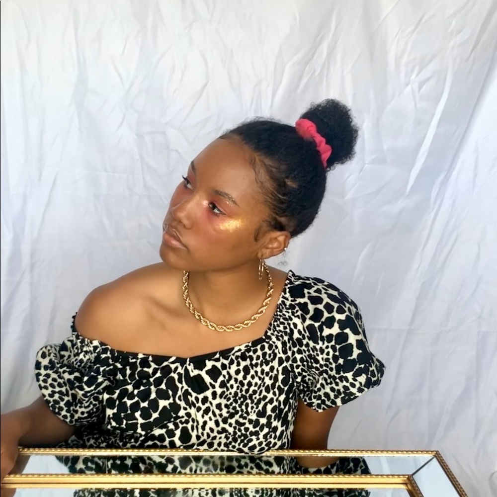 Meet your Posher, Alexia